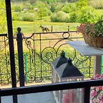 Cha Cha De Loup Luxe - Vakantiewoning Panzió