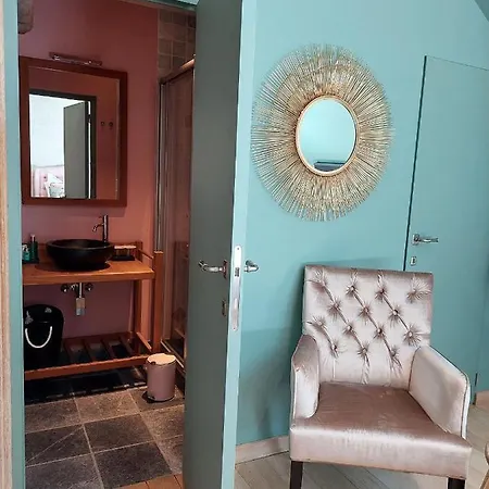 Cha Cha De Loup-b&b-vakantiewoning Met Verwarmd Binnenzwembad En Groot Zonneterras In De Ardennen 住宿加早餐酒店 伦德科斯