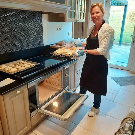 Cha Cha De Loup-b&b-vakantiewoning Met Verwarmd Binnenzwembad En Groot Zonneterras In De Ardennen Bed and Breakfast Rendeux