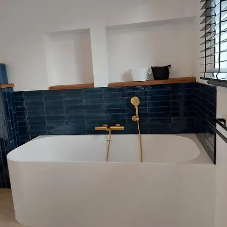 Cha Cha De Loup-b&b-vakantiewoning Met Verwarmd Binnenzwembad En Groot Zonneterras In De Ardennen Rendeux