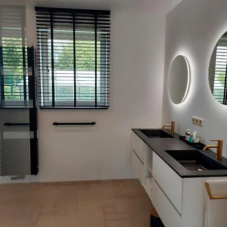 Cha Cha De Loup-b&b-vakantiewoning Met Verwarmd Binnenzwembad En Groot Zonneterras In De Ardennen