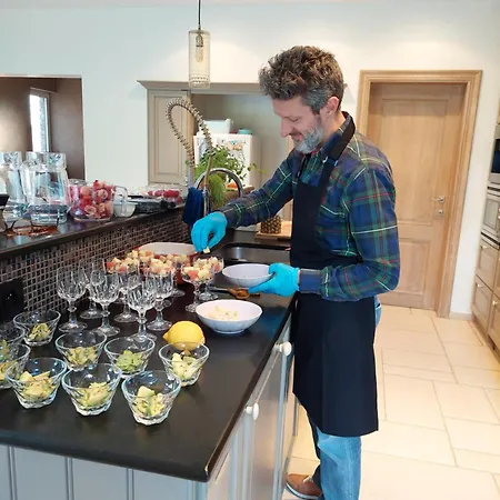 Cha Cha De Loup-b&b-vakantiewoning Met Verwarmd Binnenzwembad En Groot Zonneterras In De Ardennen