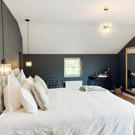 Cha Cha De Loup-b&b-vakantiewoning Met Verwarmd Binnenzwembad En Groot Zonneterras In De Ardennen Rendeux