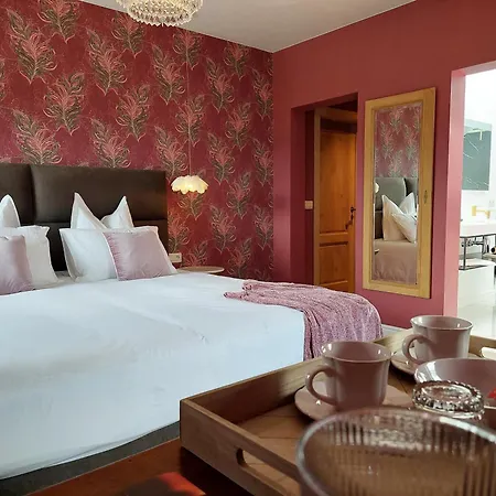 Cha Cha De Loup-b&b-vakantiewoning Met Verwarmd Binnenzwembad En Groot Zonneterras In De Ardennen Bed and Breakfast 4*