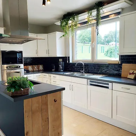 Cha Cha De Loup Luxe - Vakantiewoning Bed & Breakfast Rendeux