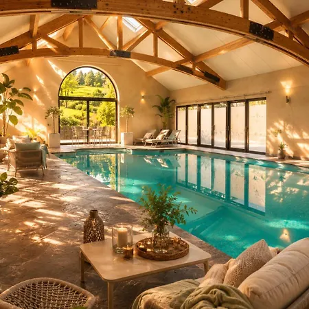 Bed and Breakfast Cha Cha De Loup-b&b-vakantiewoning Met Verwarmd Binnenzwembad En Groot Zonneterras In De Ardennen