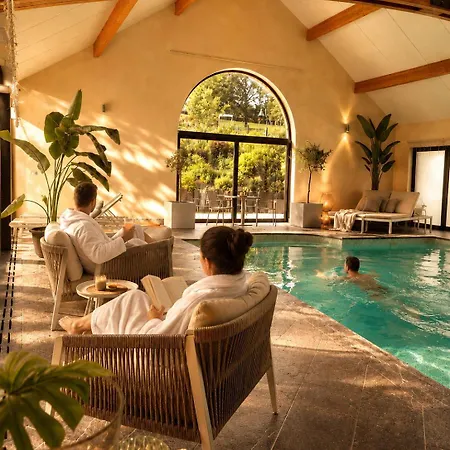 Cha Cha De Loup-b&b-vakantiewoning Met Verwarmd Binnenzwembad In De Ardennen