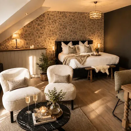 Cha Cha De Loup-b&b-vakantiewoning Met Verwarmd Binnenzwembad En Groot Zonneterras In De Ardennen Rendeux