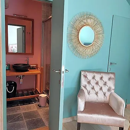 Cha Cha De Loup-b&b-vakantiewoning Met Verwarmd Binnenzwembad En Groot Zonneterras In De Ardennen 4* 伦德科斯