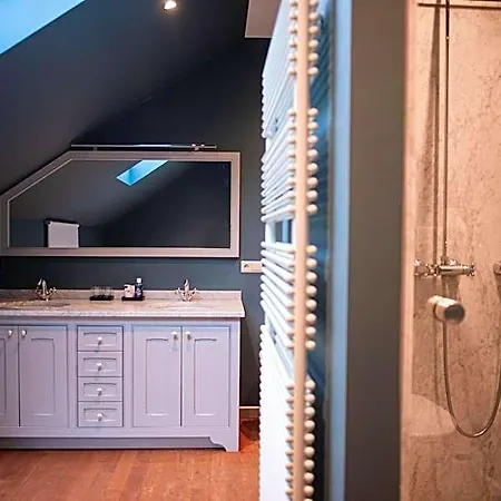 Cha Cha De Loup-b&b-vakantiewoning Met Verwarmd Binnenzwembad En Groot Zonneterras In De Ardennen 4*